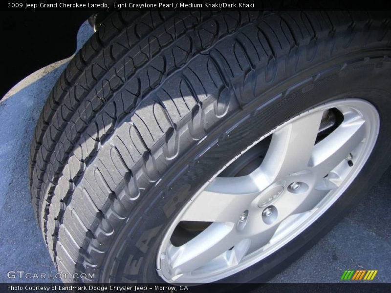 Light Graystone Pearl / Medium Khaki/Dark Khaki 2009 Jeep Grand Cherokee Laredo