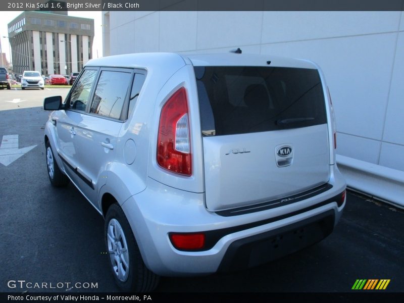 Bright Silver / Black Cloth 2012 Kia Soul 1.6