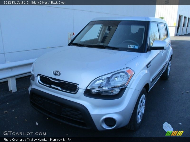 Bright Silver / Black Cloth 2012 Kia Soul 1.6