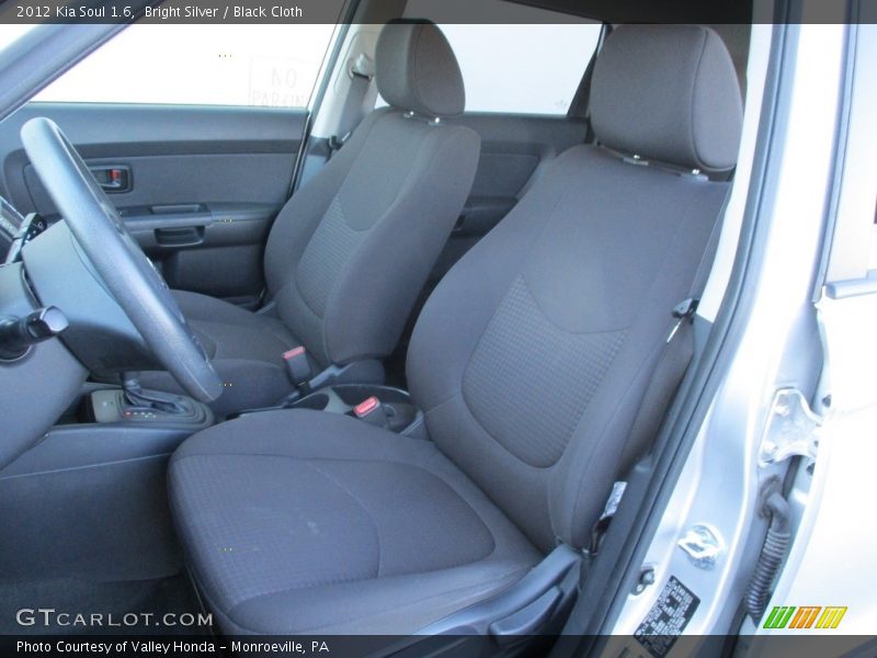 Bright Silver / Black Cloth 2012 Kia Soul 1.6