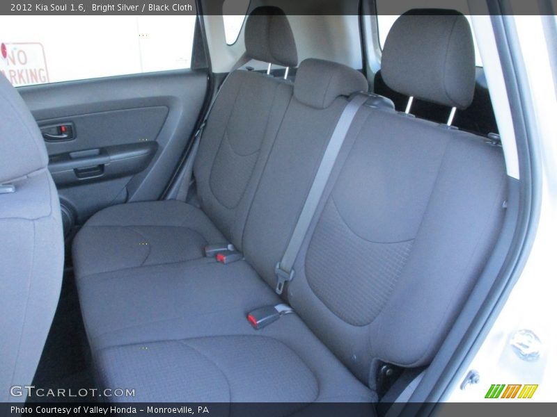 Bright Silver / Black Cloth 2012 Kia Soul 1.6