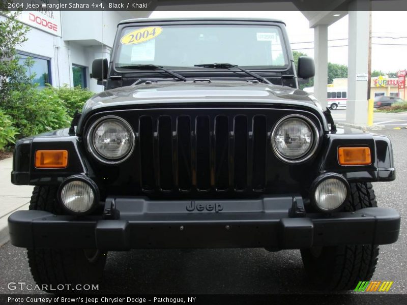 Black / Khaki 2004 Jeep Wrangler Sahara 4x4