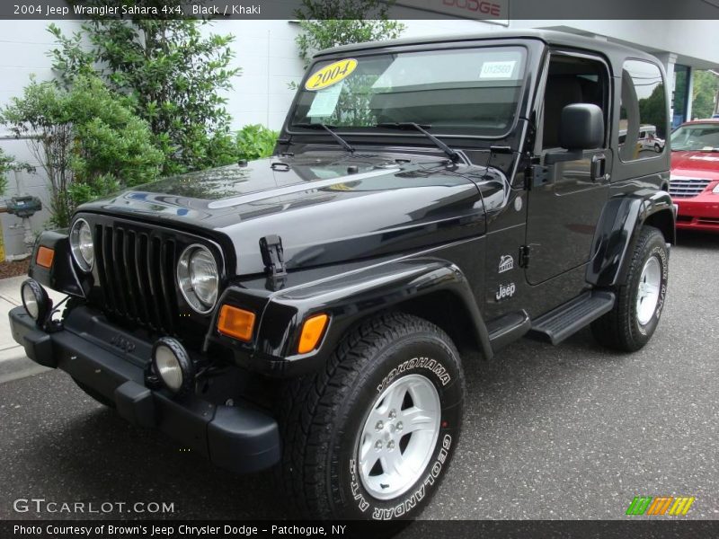Black / Khaki 2004 Jeep Wrangler Sahara 4x4
