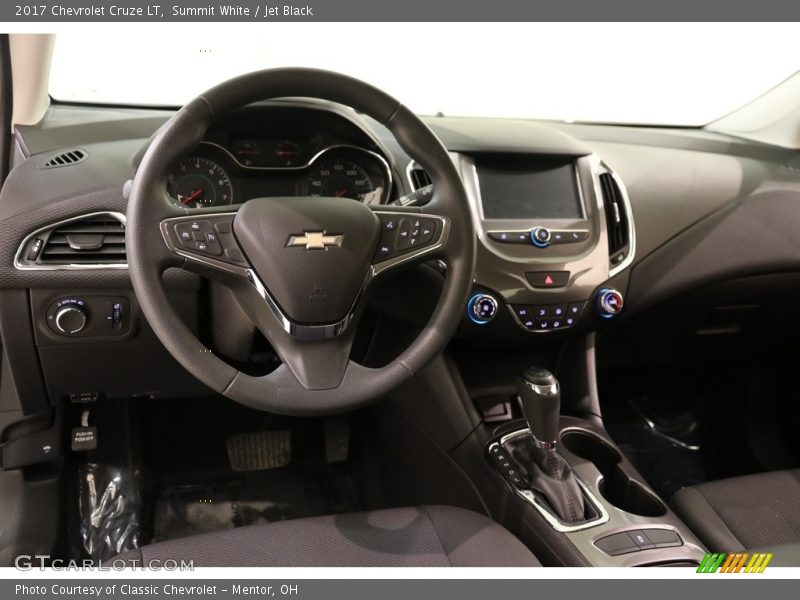 Summit White / Jet Black 2017 Chevrolet Cruze LT