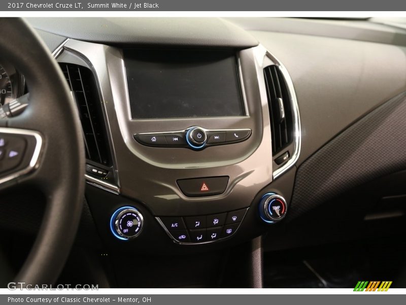 Summit White / Jet Black 2017 Chevrolet Cruze LT