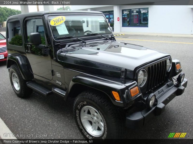 Black / Khaki 2004 Jeep Wrangler Sahara 4x4