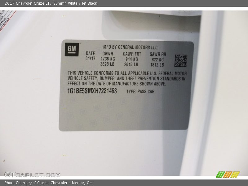 Summit White / Jet Black 2017 Chevrolet Cruze LT