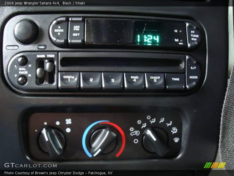 Black / Khaki 2004 Jeep Wrangler Sahara 4x4