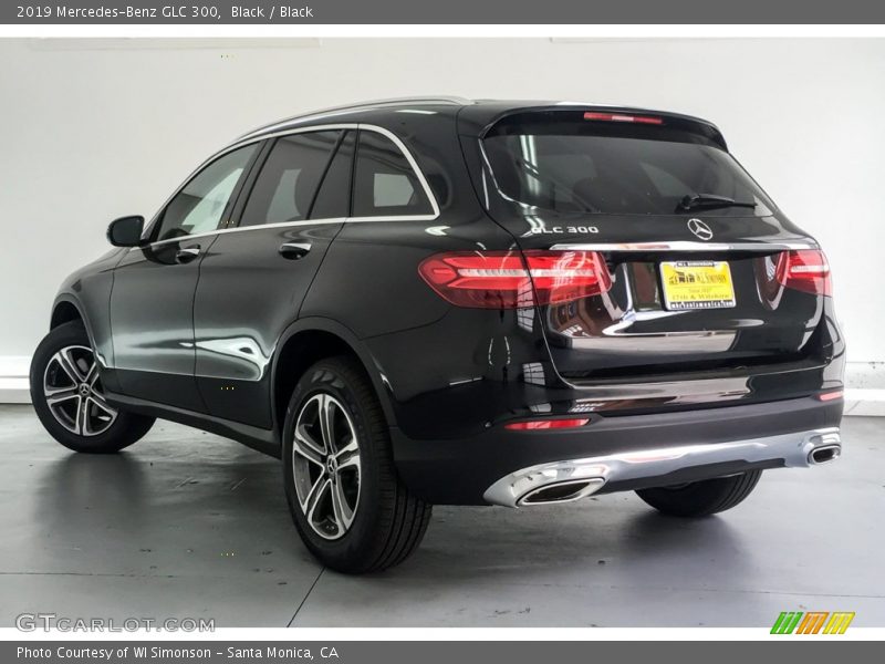 Black / Black 2019 Mercedes-Benz GLC 300