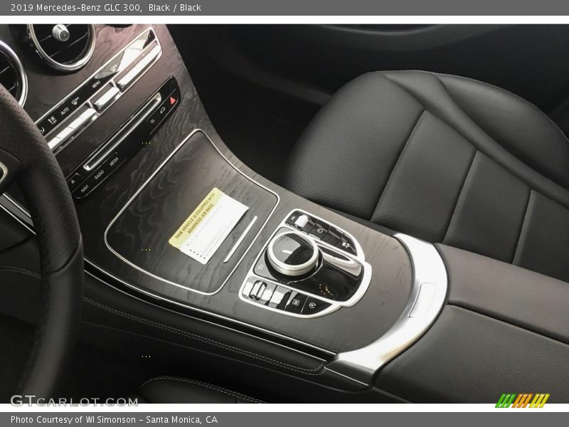 Black / Black 2019 Mercedes-Benz GLC 300