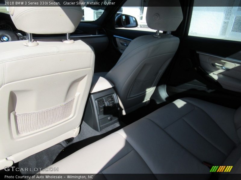 Glacier Silver Metallic / Oyster 2018 BMW 3 Series 330i Sedan