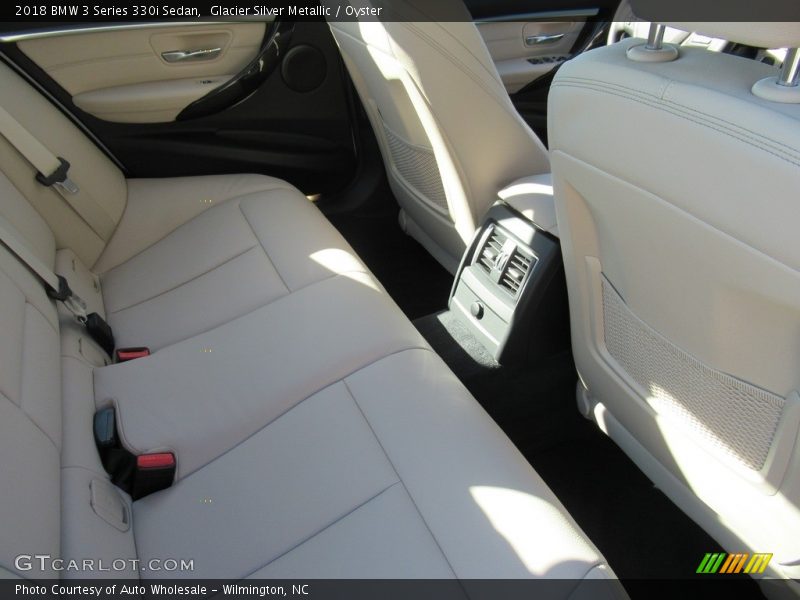 Glacier Silver Metallic / Oyster 2018 BMW 3 Series 330i Sedan