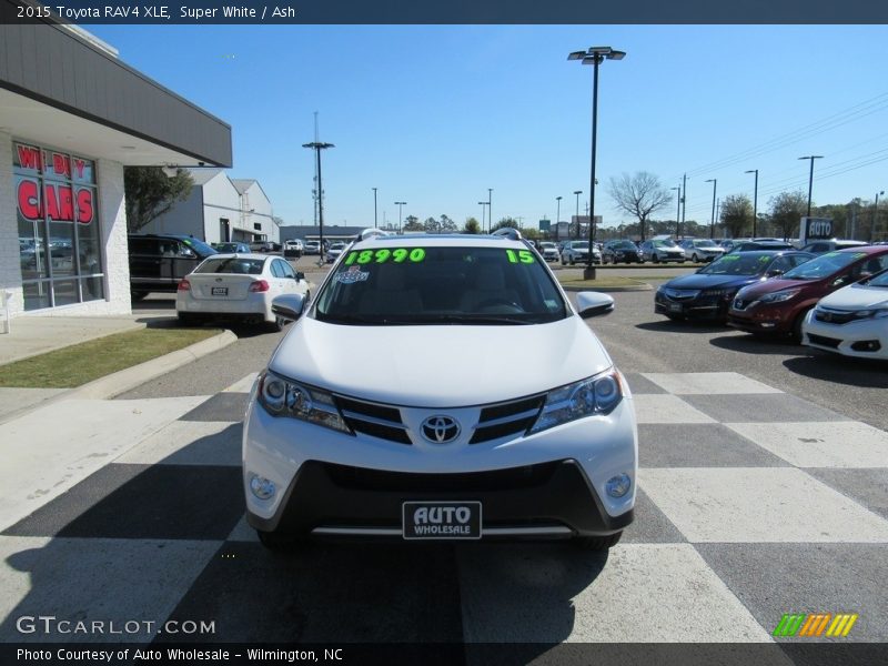 Super White / Ash 2015 Toyota RAV4 XLE