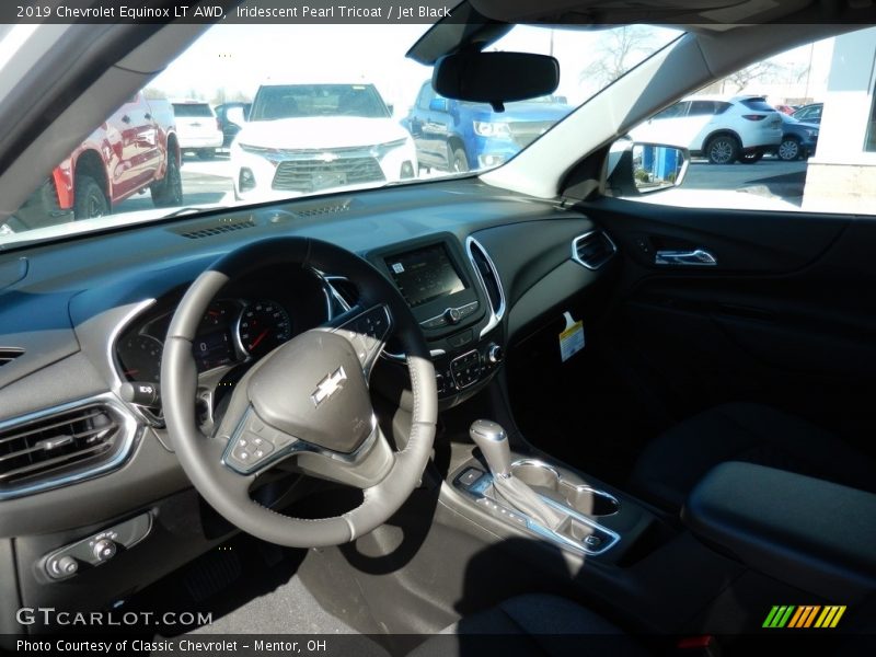 Iridescent Pearl Tricoat / Jet Black 2019 Chevrolet Equinox LT AWD