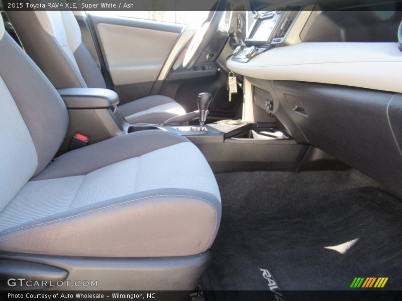 Super White / Ash 2015 Toyota RAV4 XLE