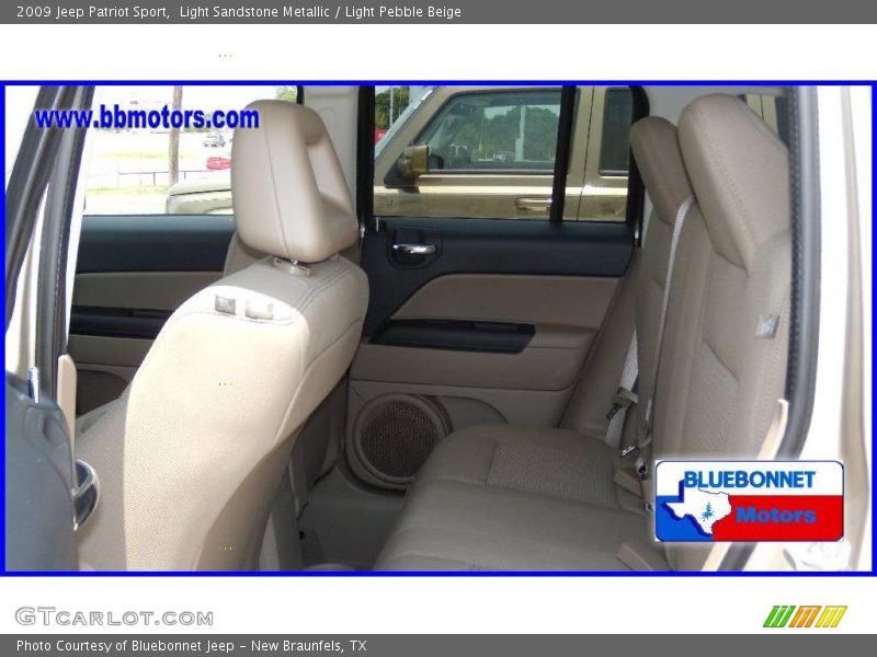 Light Sandstone Metallic / Light Pebble Beige 2009 Jeep Patriot Sport