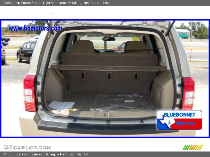 Light Sandstone Metallic / Light Pebble Beige 2009 Jeep Patriot Sport