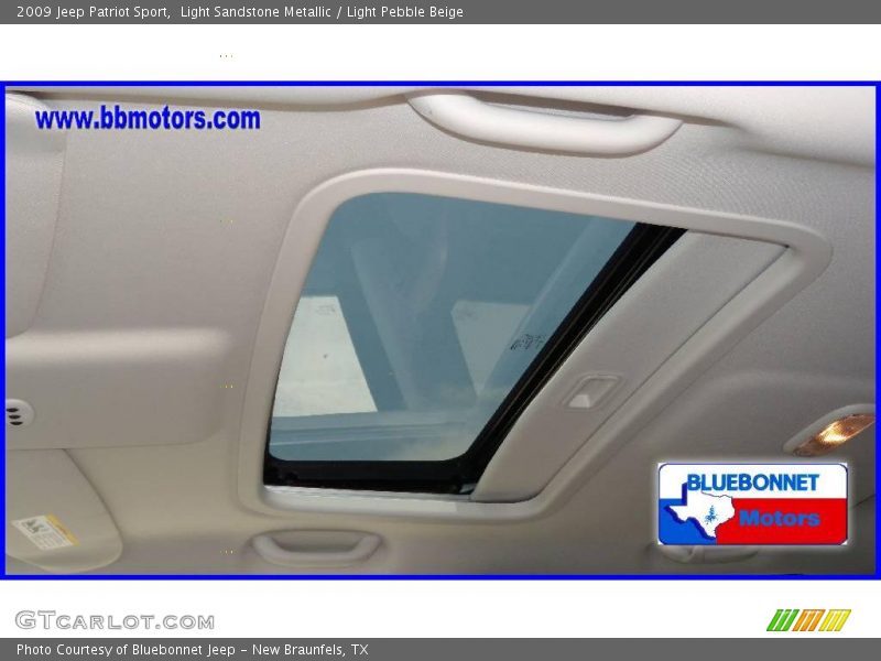 Light Sandstone Metallic / Light Pebble Beige 2009 Jeep Patriot Sport