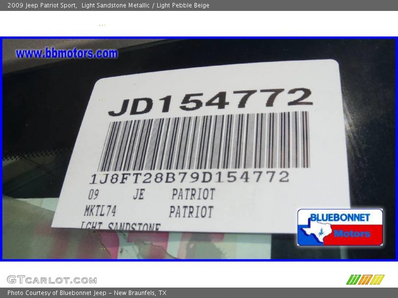 Light Sandstone Metallic / Light Pebble Beige 2009 Jeep Patriot Sport