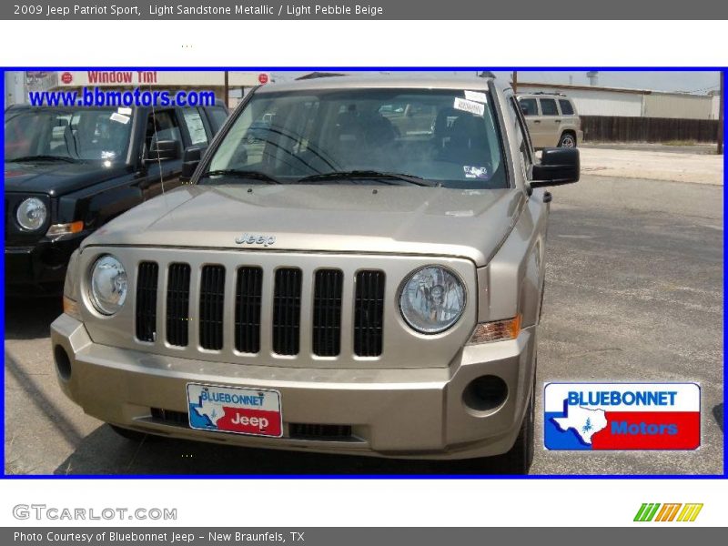 Light Sandstone Metallic / Light Pebble Beige 2009 Jeep Patriot Sport