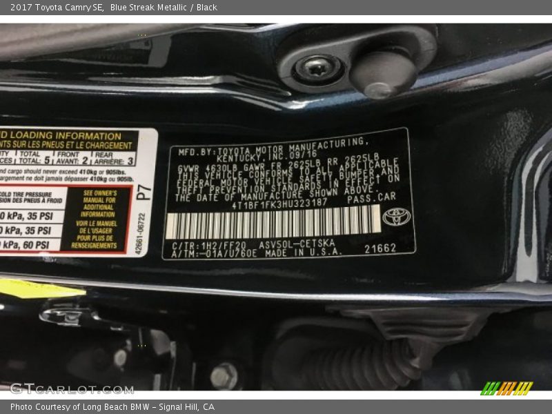 Blue Streak Metallic / Black 2017 Toyota Camry SE