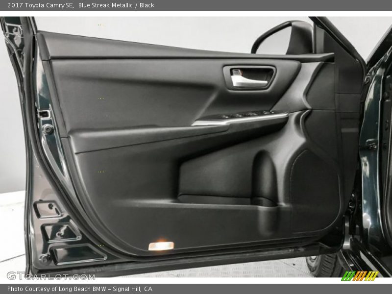 Blue Streak Metallic / Black 2017 Toyota Camry SE