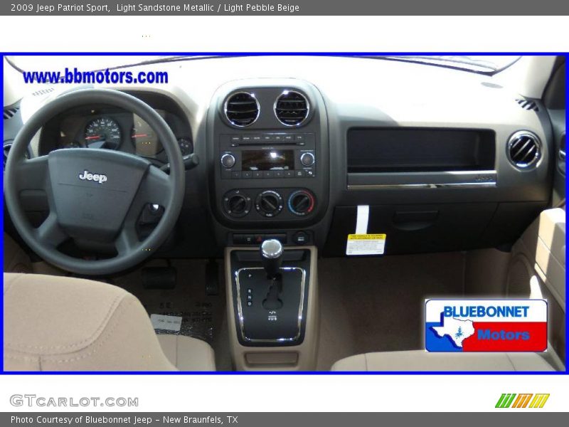 Light Sandstone Metallic / Light Pebble Beige 2009 Jeep Patriot Sport