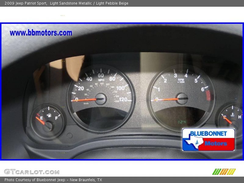 Light Sandstone Metallic / Light Pebble Beige 2009 Jeep Patriot Sport