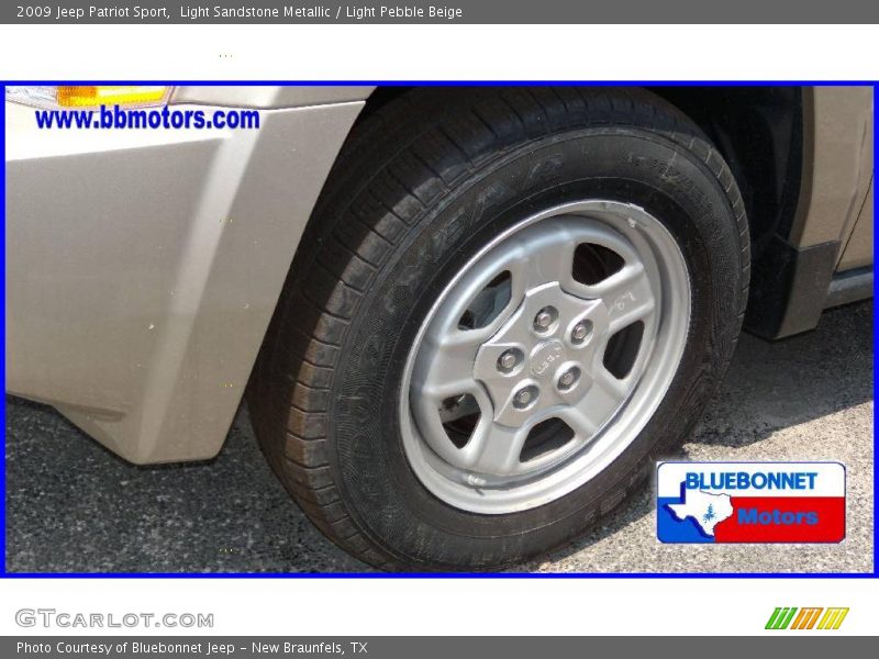 Light Sandstone Metallic / Light Pebble Beige 2009 Jeep Patriot Sport