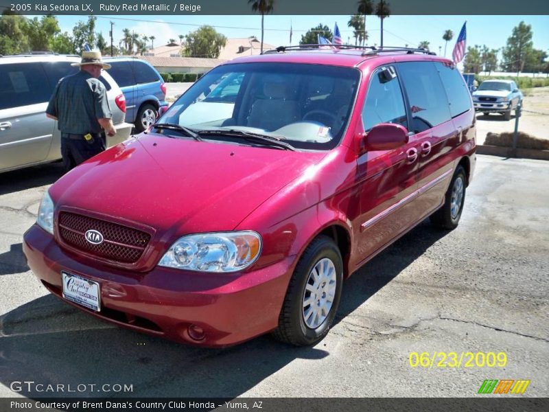 Ruby Red Metallic / Beige 2005 Kia Sedona LX