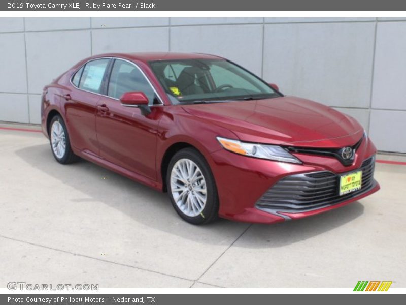 Ruby Flare Pearl / Black 2019 Toyota Camry XLE