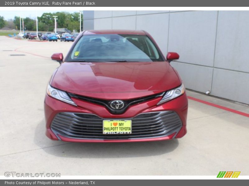 Ruby Flare Pearl / Black 2019 Toyota Camry XLE