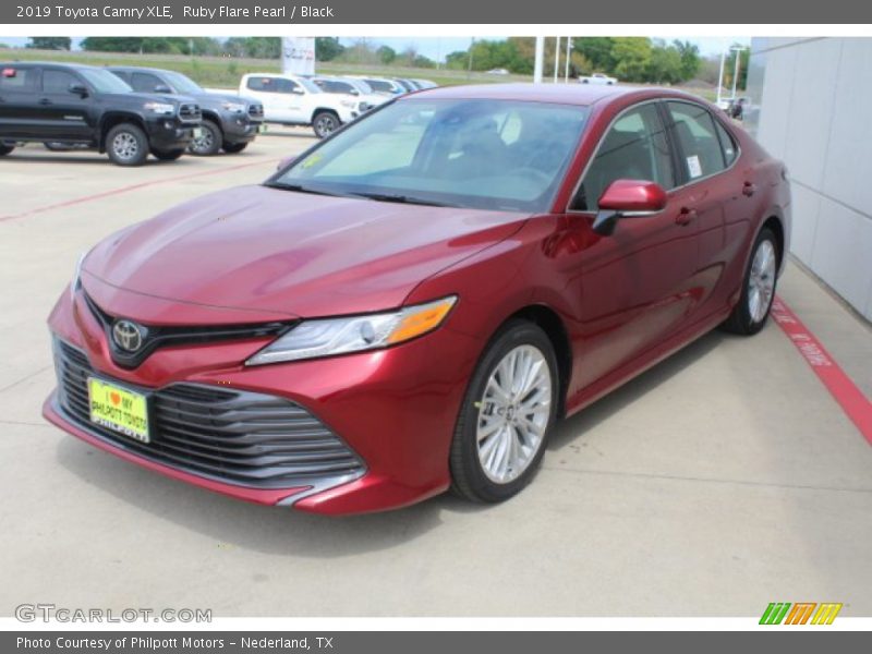 Ruby Flare Pearl / Black 2019 Toyota Camry XLE