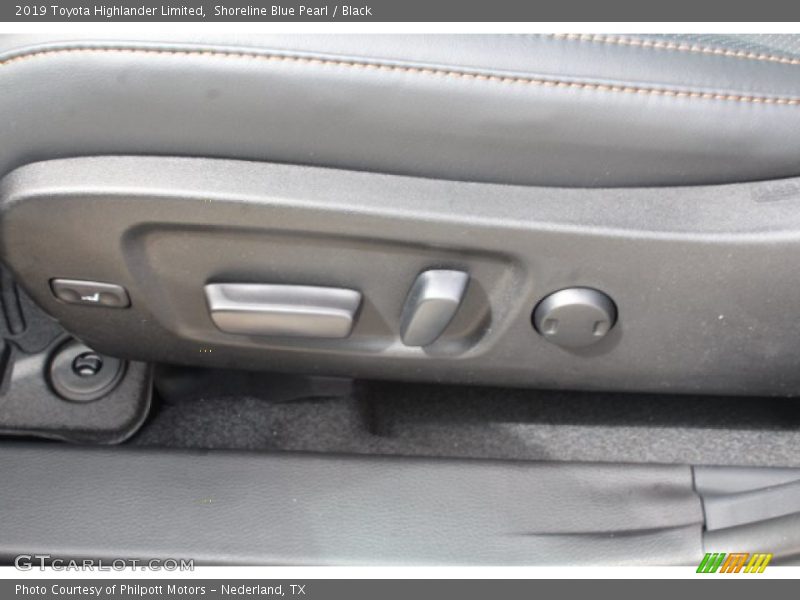 Shoreline Blue Pearl / Black 2019 Toyota Highlander Limited