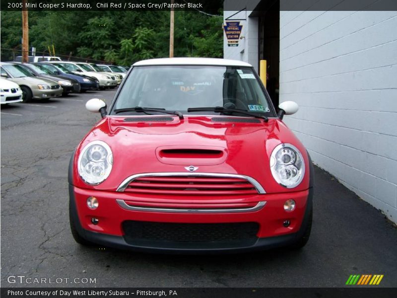 Chili Red / Space Grey/Panther Black 2005 Mini Cooper S Hardtop
