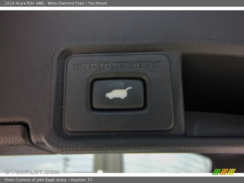White Diamond Pearl / Parchment 2019 Acura RDX AWD