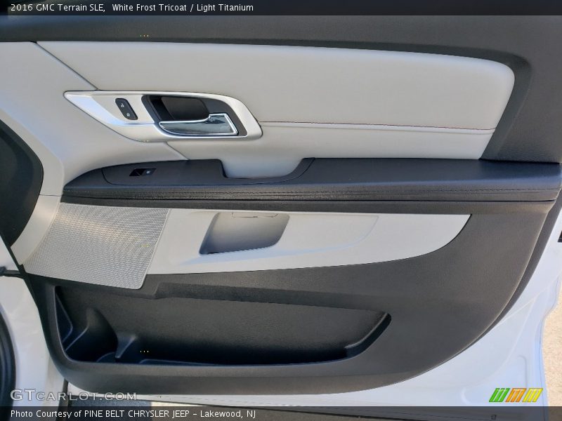White Frost Tricoat / Light Titanium 2016 GMC Terrain SLE