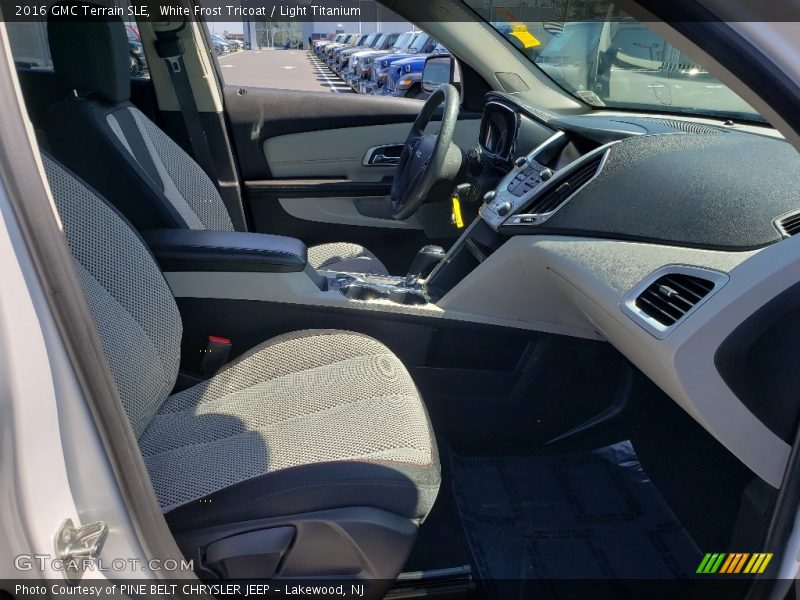 White Frost Tricoat / Light Titanium 2016 GMC Terrain SLE