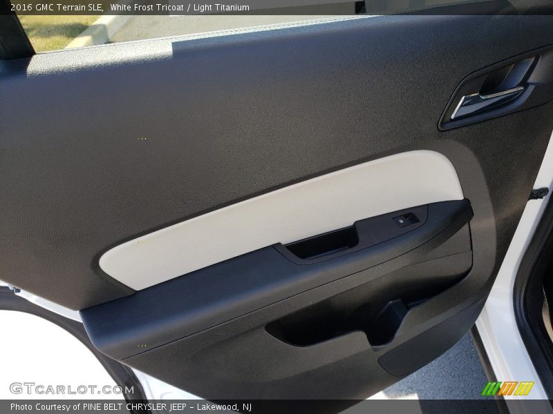 White Frost Tricoat / Light Titanium 2016 GMC Terrain SLE