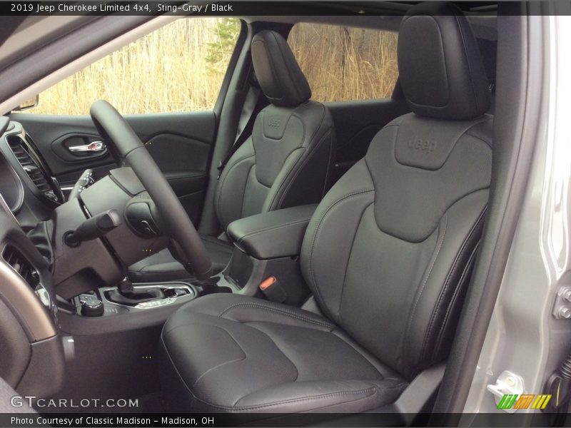 Sting-Gray / Black 2019 Jeep Cherokee Limited 4x4