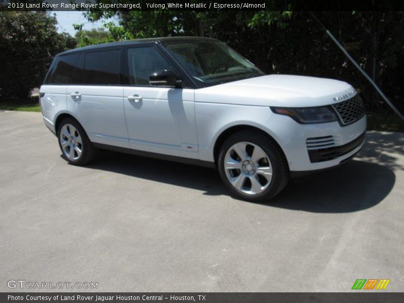 Yulong White Metallic / Espresso/Almond 2019 Land Rover Range Rover Supercharged