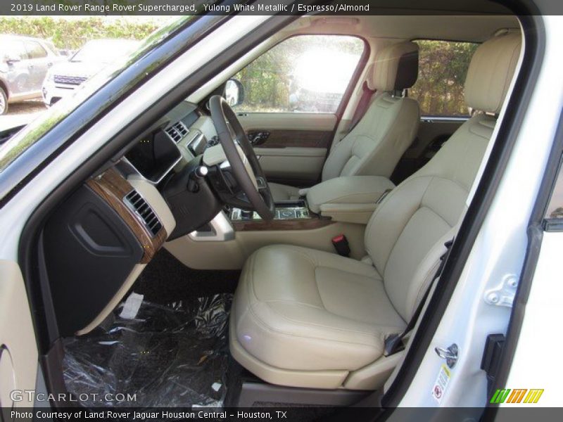 Yulong White Metallic / Espresso/Almond 2019 Land Rover Range Rover Supercharged