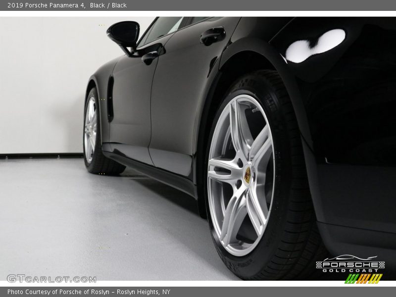 Black / Black 2019 Porsche Panamera 4