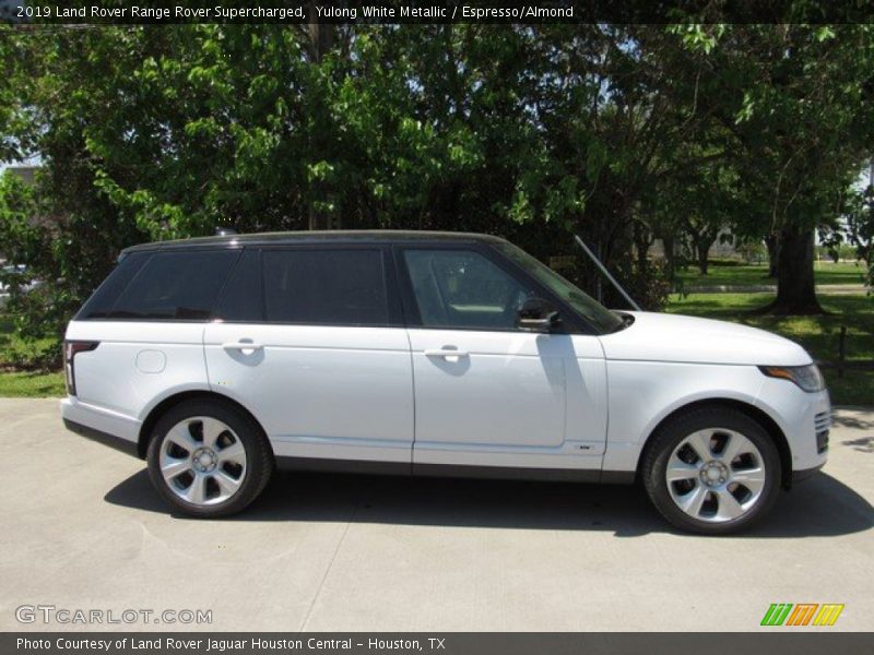 Yulong White Metallic / Espresso/Almond 2019 Land Rover Range Rover Supercharged