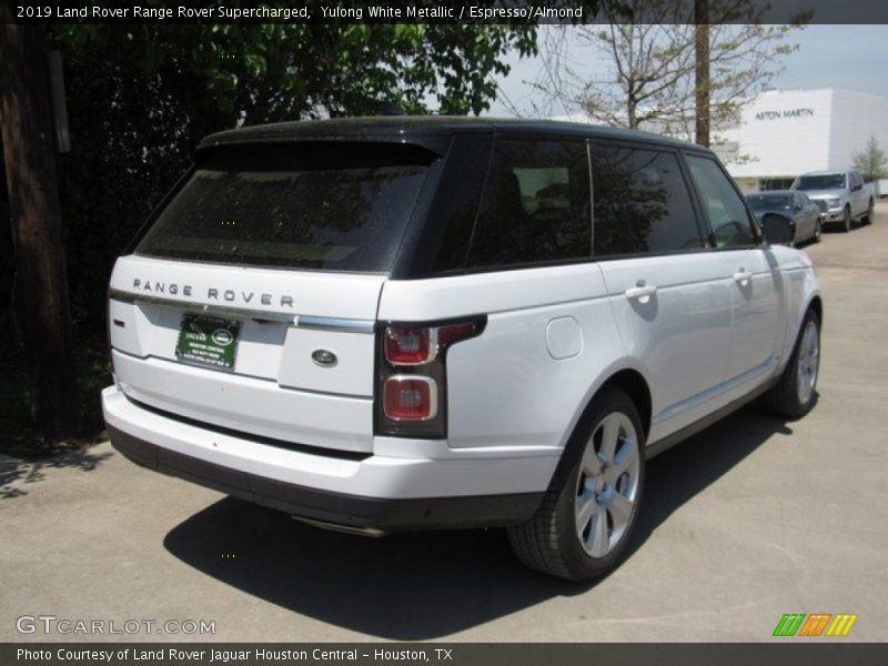 Yulong White Metallic / Espresso/Almond 2019 Land Rover Range Rover Supercharged
