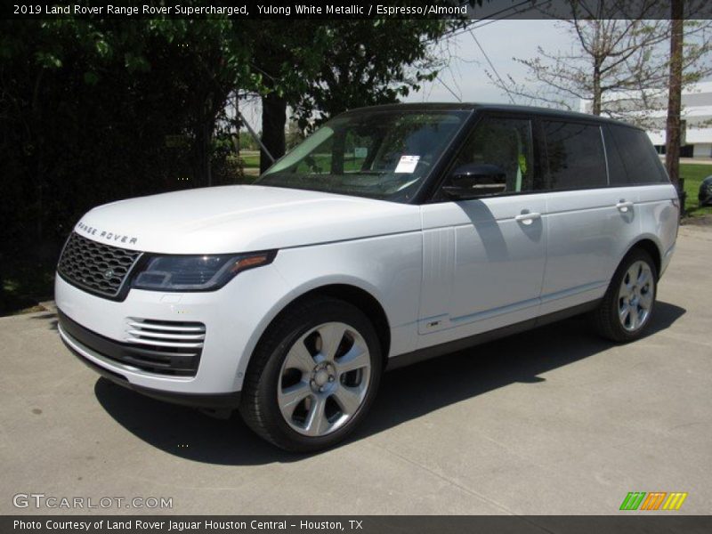Yulong White Metallic / Espresso/Almond 2019 Land Rover Range Rover Supercharged