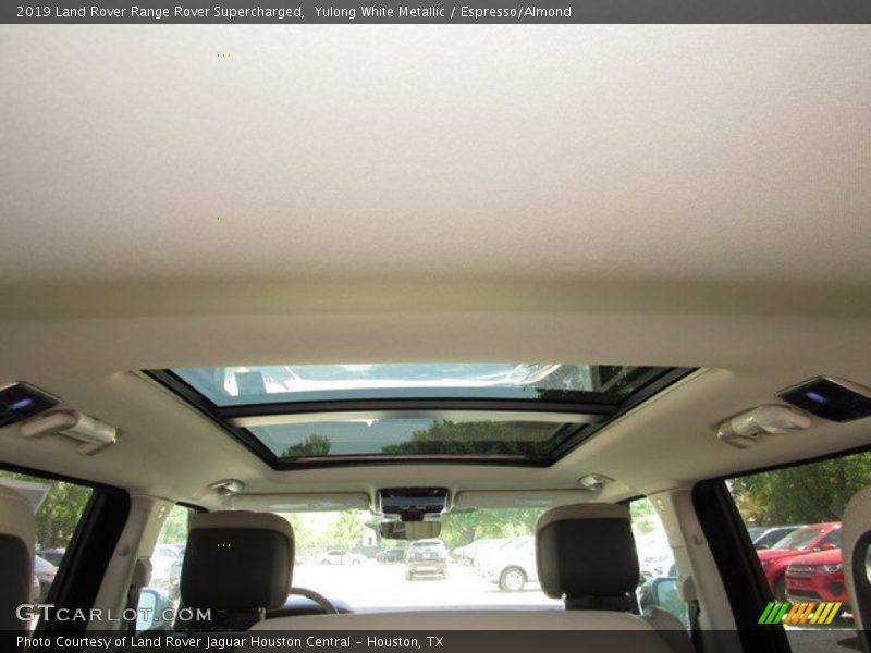 Yulong White Metallic / Espresso/Almond 2019 Land Rover Range Rover Supercharged
