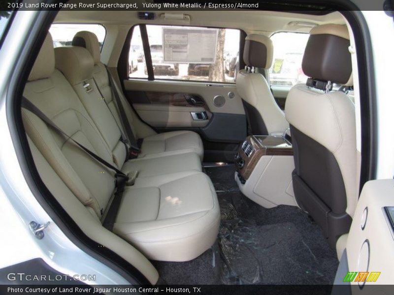 Yulong White Metallic / Espresso/Almond 2019 Land Rover Range Rover Supercharged