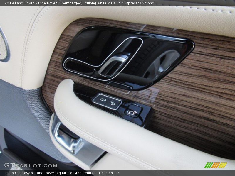Yulong White Metallic / Espresso/Almond 2019 Land Rover Range Rover Supercharged