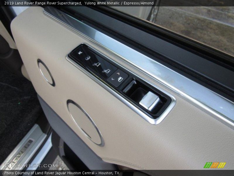 Yulong White Metallic / Espresso/Almond 2019 Land Rover Range Rover Supercharged